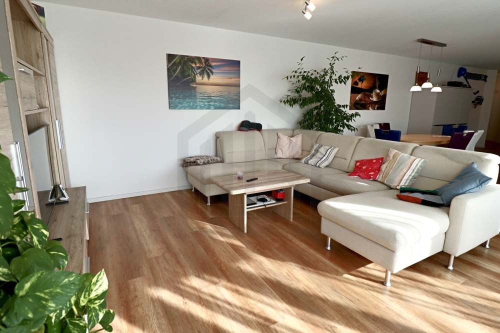 Moderne 4,5-Zimmer-Wohnung sucht tollen Mieter! - Photo 1
